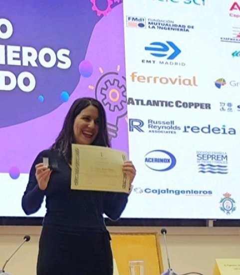 Premiada una egresada de Navales por su TFM sobre suministro eléctrico renovable a buques atracados