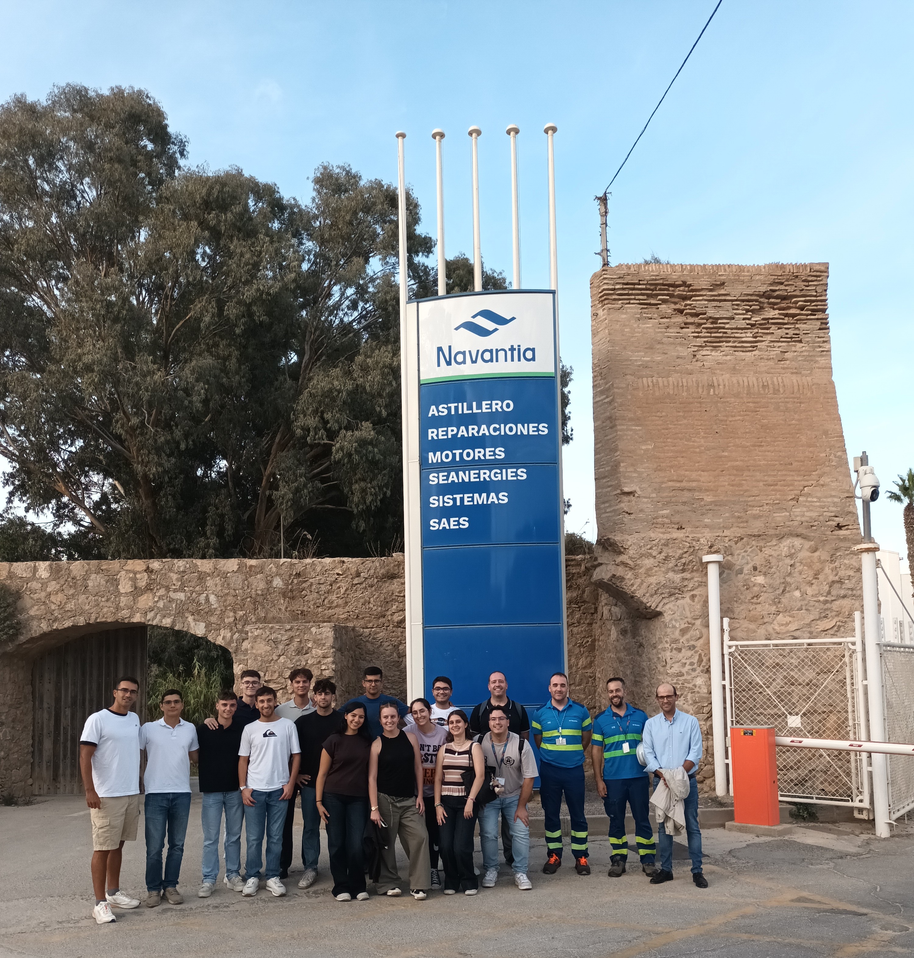 Los estudiantes de 1º de Máster de Navales visitan las instalaciones de Navantia Reparaciones
